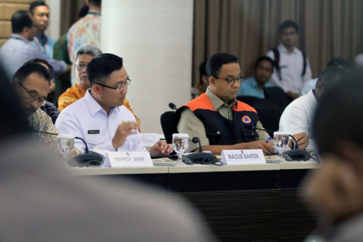 Wagub Banten Andika Hazrumy pastikan layanan dasar bagi korban banjir terpenuhi
