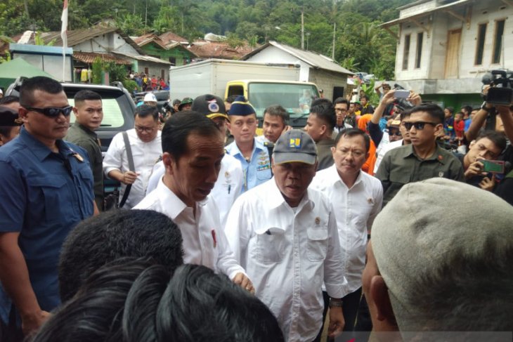 Presiden tinjau masyarakat terdampak banjir bandang di Kabupaten Bogor