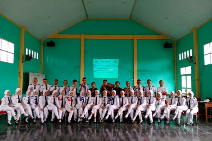 Mahasiswa Sambas sosialisasi perguruan tinggi dorong minat kuliah