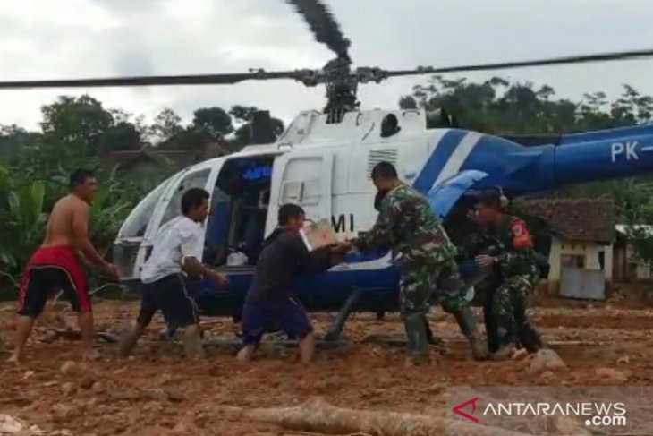 PMI kerahkan helikopter distribusikan bantuan untuk korban bencana di Bogor