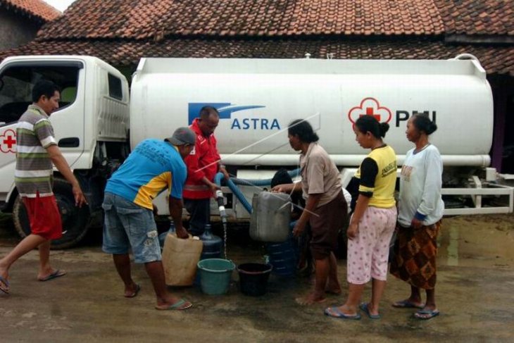 Bantuan air bersih untuk korban banjir