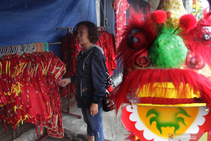 Permintaan baju Ceongsam jelang tahun baru imlek