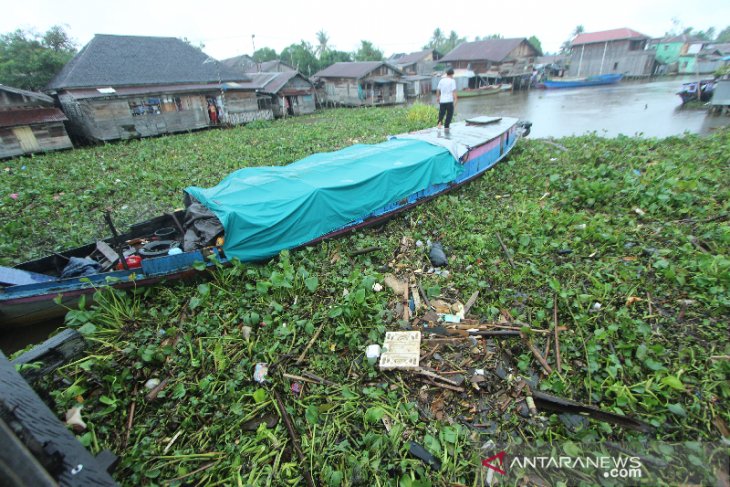 Sungai Kuin Terutup Sampah