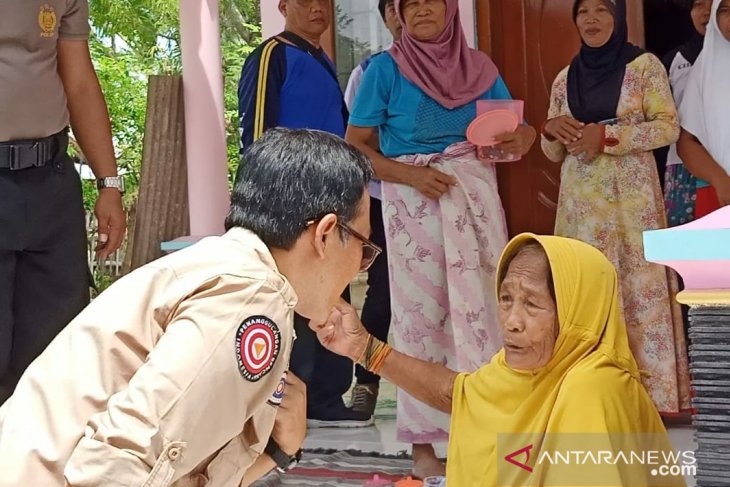 Bupati Pamekasan santuni korban angin kencang