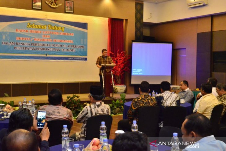 Kehadiran tokoh nasional diharapkan percepat pembangunan di Tabagsel