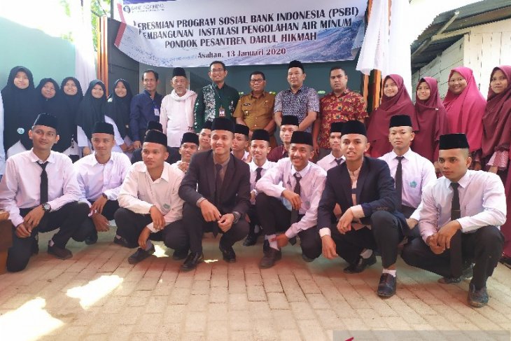 BI sumbang unit pengolahan air minum ke Ponpes Daarul Hikmah Asahan