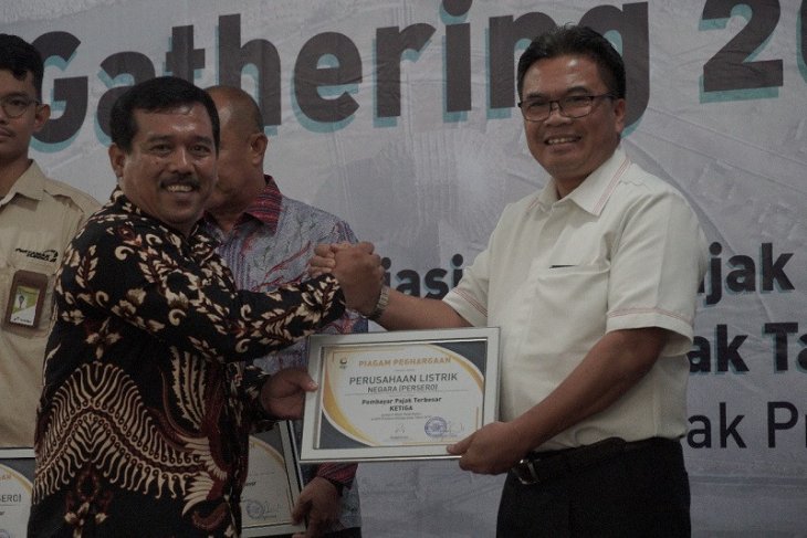PLN Sibolga pembayar pajak terbesar ketiga
