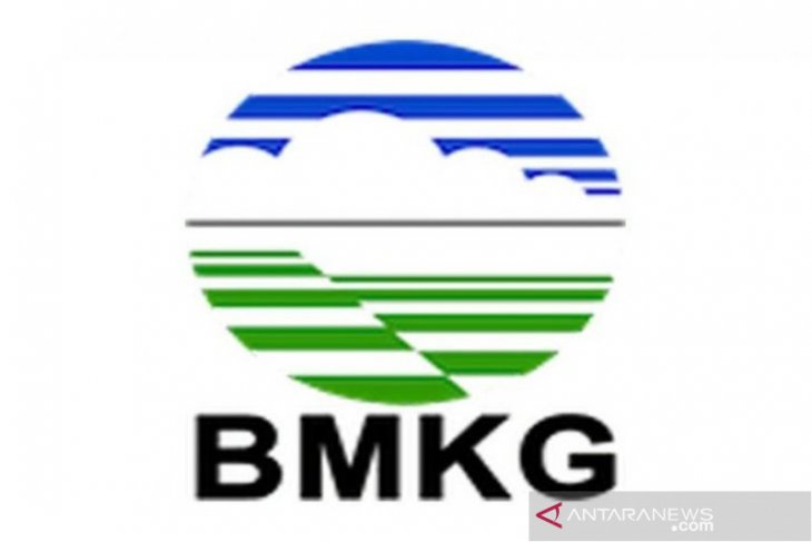 BMKG prediksi hujan disertai petir landa Sumut malam ini