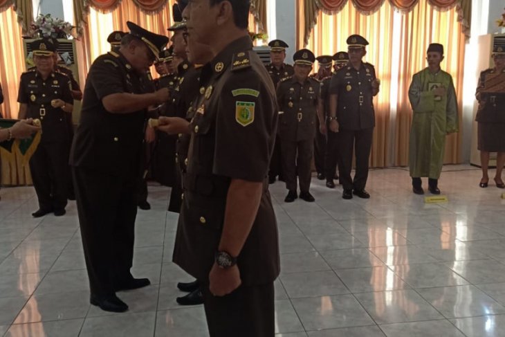 Undang Mugopal dilantik sebagai Wakajati Maluku