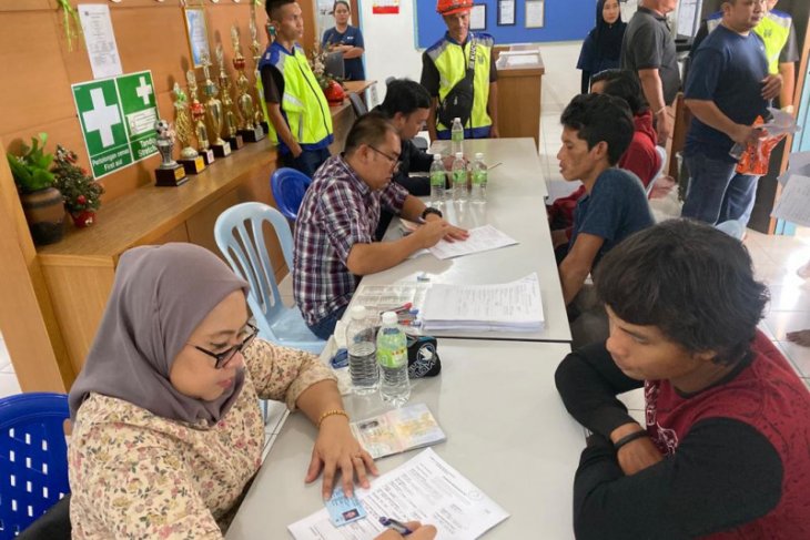 KJRI Kuching Berikan Layanan "jemput Bola" Pada Pekerja Migran - ANTARA ...