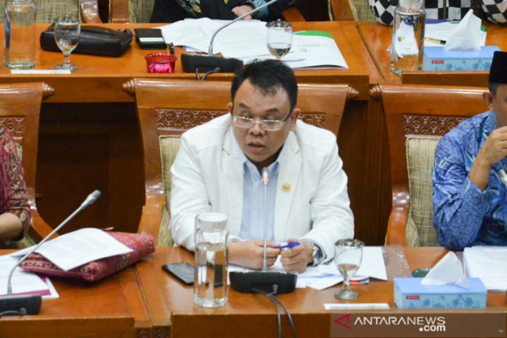 Anggota DPR Saleh Partaonan berharap Presiden berpihak pada rakyat terkait iuran JKN