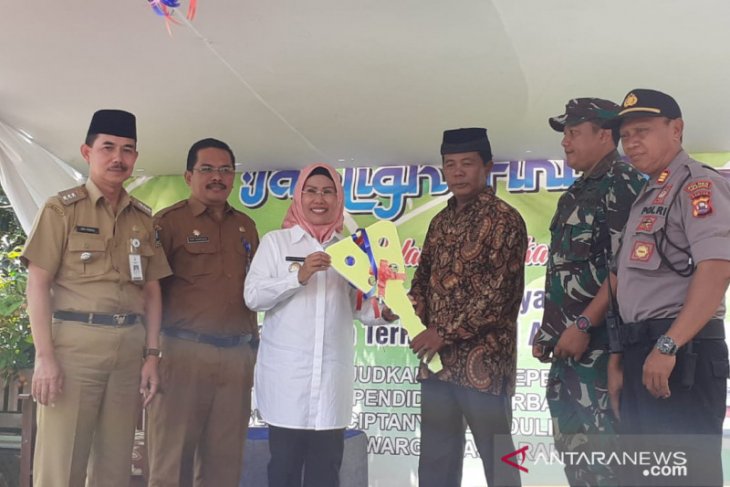 Bupati Tatu apresiasi kades bangun madrasah dengan dana desa