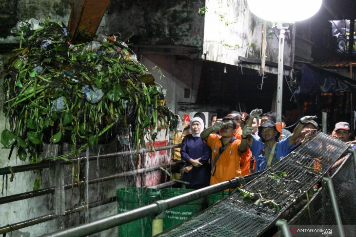 Bersih bersih sungai buntung