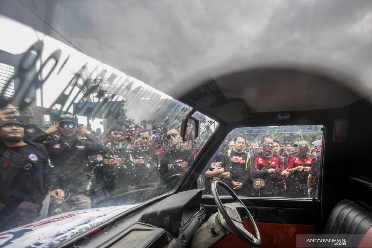 RUU Omnibus Law Cipta Kerja Menciptakan UU Mudah Rekrut Mudah Pecat