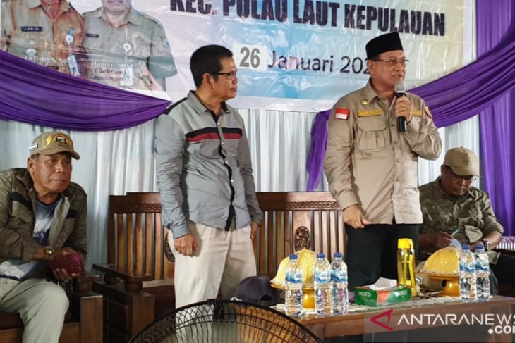 Kotabaru's Kerayaan Island residents ask for electricity and high school