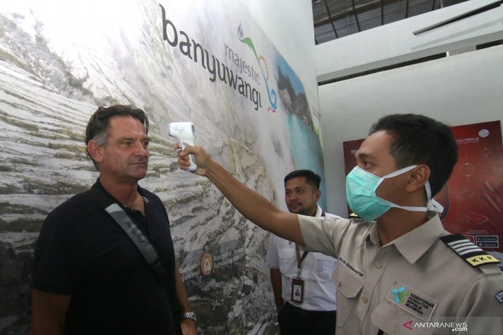 Antisipasi virus corona di Bandara Banyuwangi