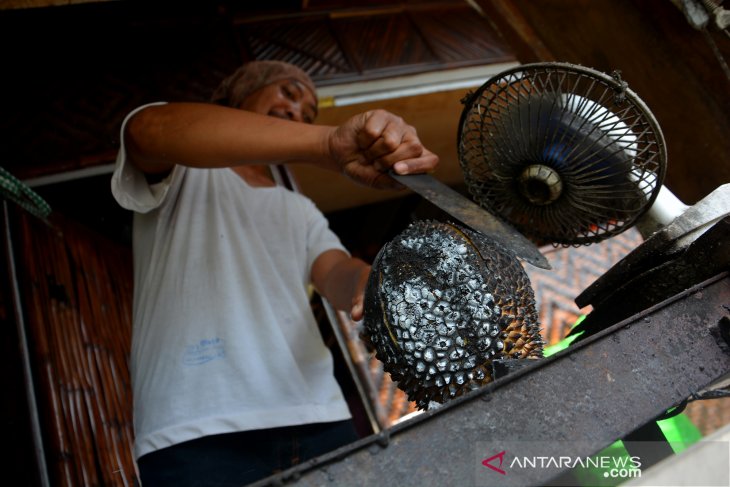 Durian bakar Wonosalam Jombang