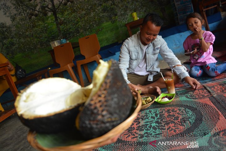 Durian bakar Wonosalam Jombang