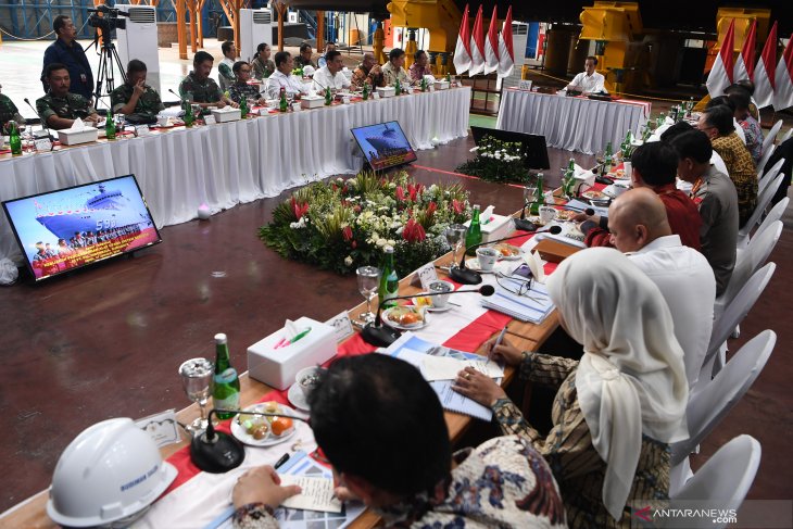 Presiden pimpin Rapat Terbatas di PT PAL