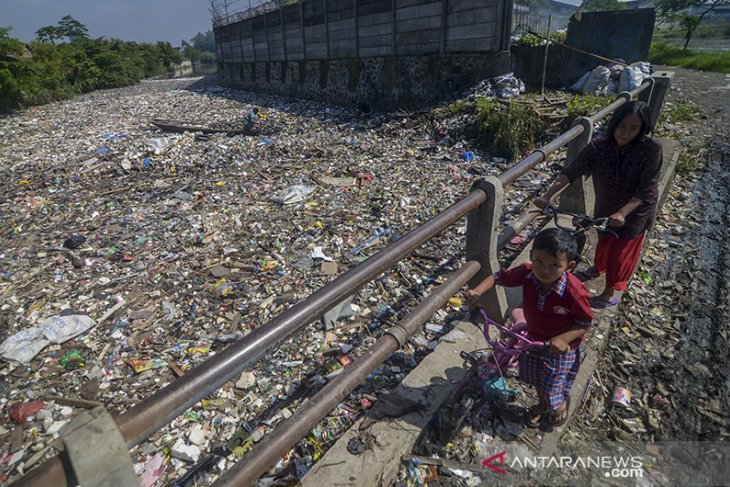 Sampah di sungai Citepus 