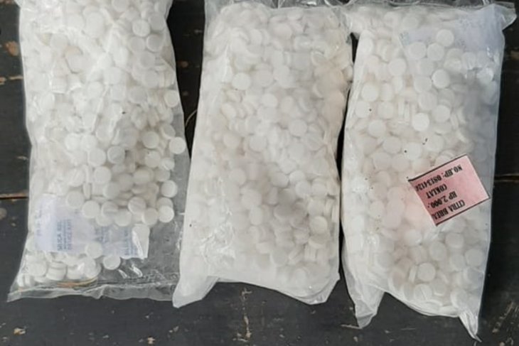 Satuan Narkoba Polres Pohuwato tangkap pemilik 3.000 pil koplo