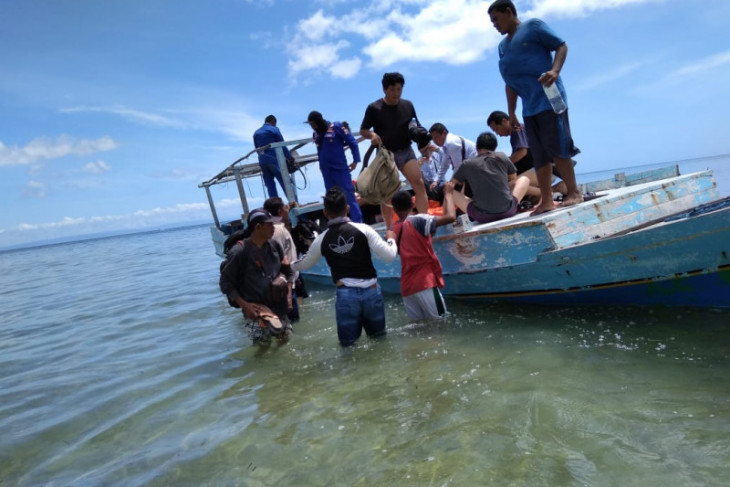 Six Chinese nationals stranded on Rote Island