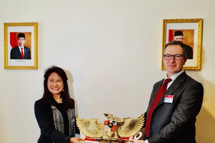 Indonesian Ambassador installs honorary consul in Florence, Italy