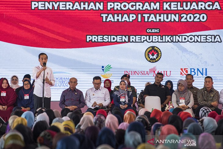 Penyerahan program keluarga harapan 