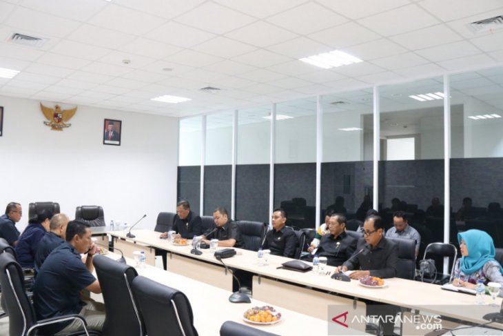 Komisi III kunjungi Bandara Syamsudin Noor