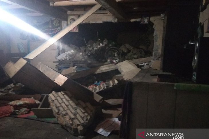 Tanah longsor tewaskan seorang anak di Taput, Ibunda: Alamat aroma menyengat bebungaan memenuhi rumah