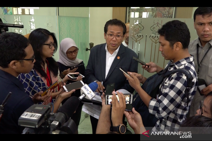 Jokowi directs military to bring home Indonesians in Wuhan
