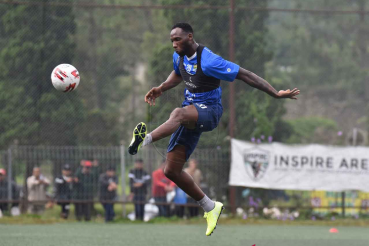 Persib akan turunkan penyerang Geoffrey Castillion lawan Melaka United