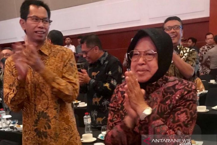 Mendagri nyanyi