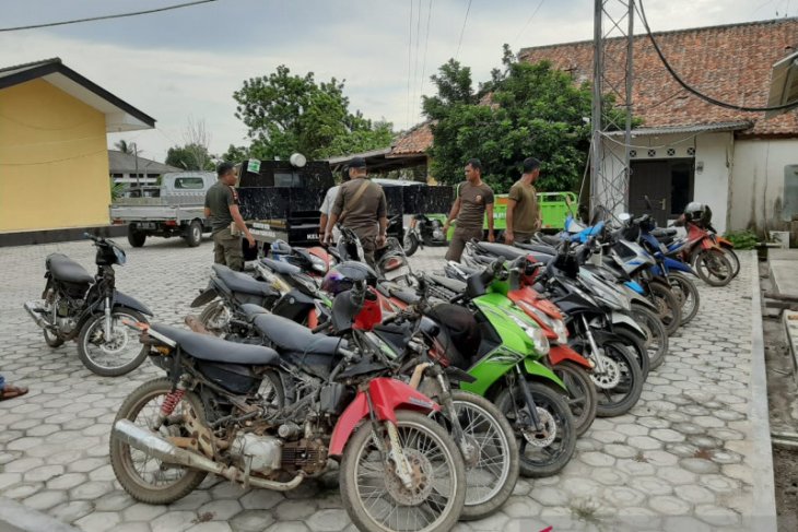 Polsek Koba amankan 18 unit sepeda motor penambang liar
