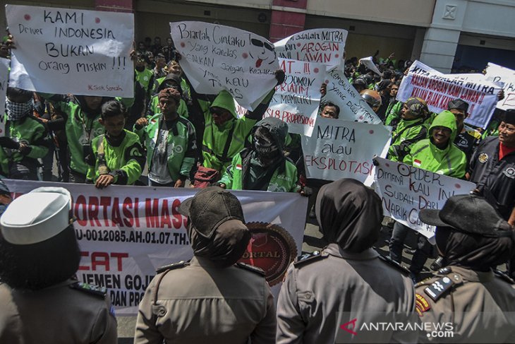 Unjuk rasa pengemudi ojek online 