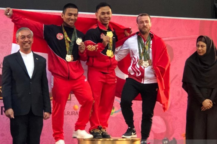 Lifter Eko Yuli dan Triyatno raih medali emas Fajr Cup di Iran