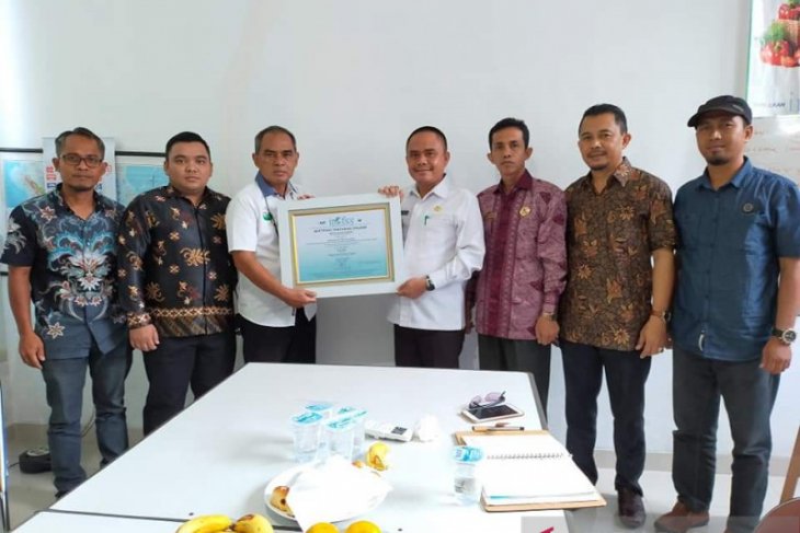 Kelompok tani di Pulau Maya terima sertifikat pertanian organik