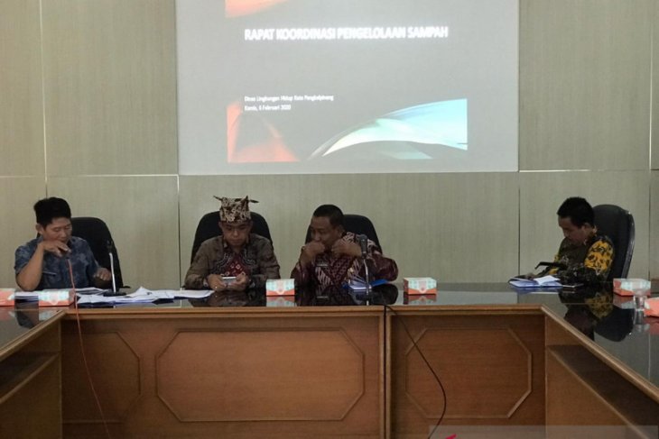 Pemkot Pangkalpinang targetkan retribusi uang sampah Rp10 miliar