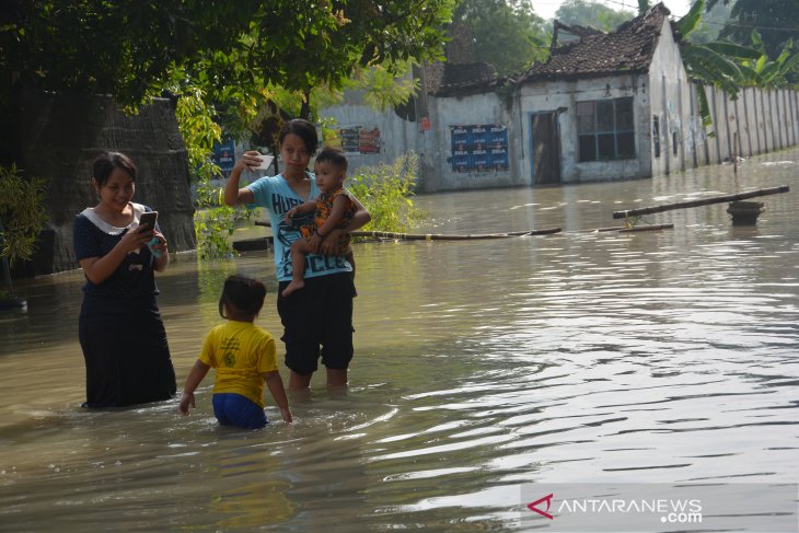 Swafoto di banjir Jombang