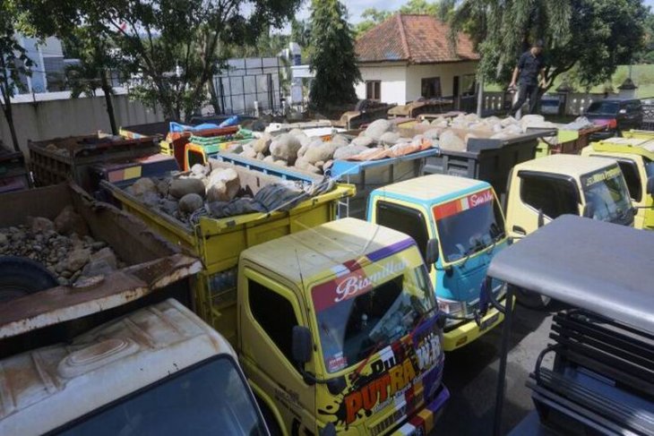 Kasus pertambangan galian batuan ilegal