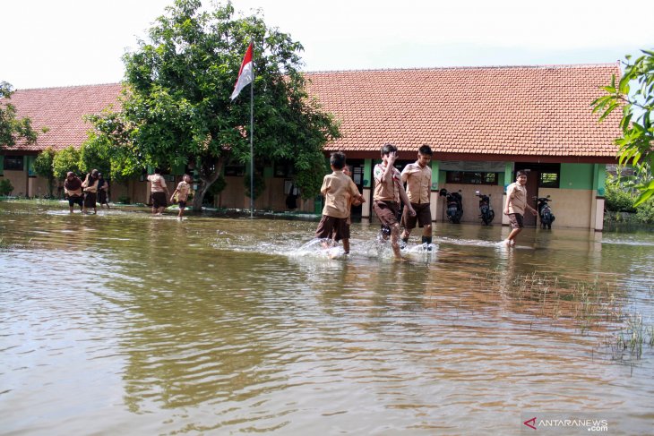 Banjir Sidoarjo belum surut