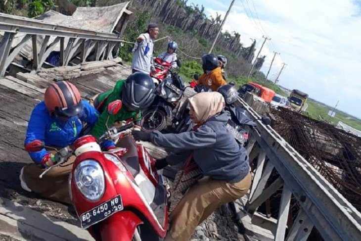 Warga Mukomuko minta pembangunan jembatan terbengkalai dilanjutkan
