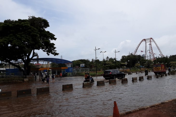 Enam pintu air di Jakarta siaga banjir