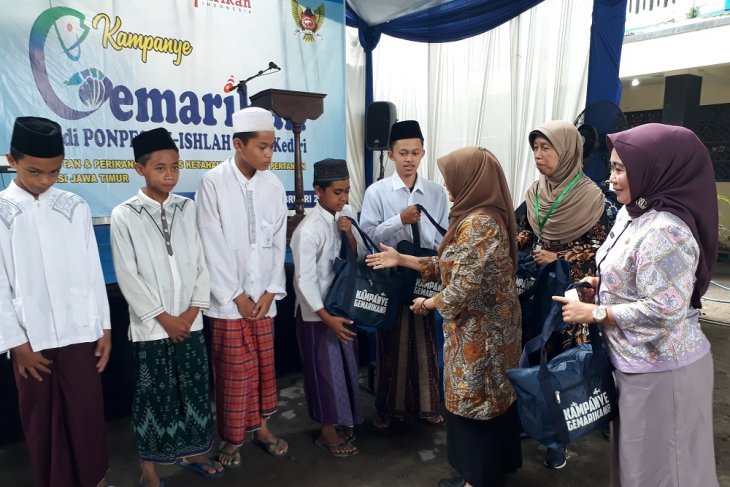 Pemerintah Kota Kediri ajak santri gemar makan ikan