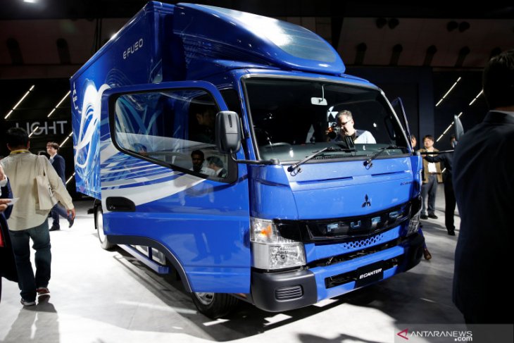 Varian baru dan target penjualan Mitsubishi Fuso 2020