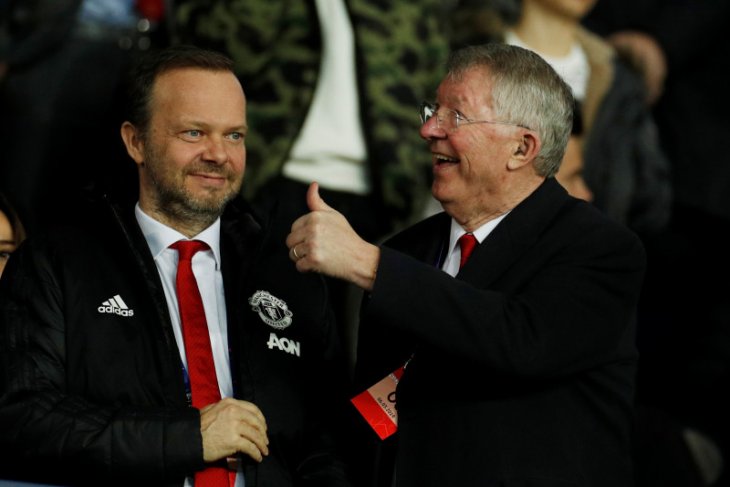 Bos MU isyaratkan belanja