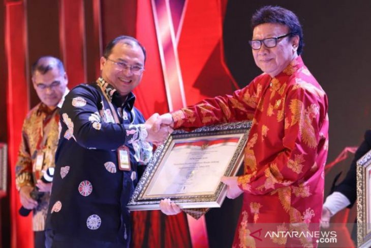 Gubernur Babel terima penghargaan SAKIP 2019 dari Menpan RB