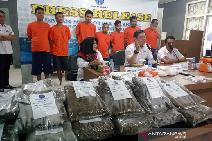 BNNP Bengkulu sita 2,2 kg sabu dan 20 kg ganja