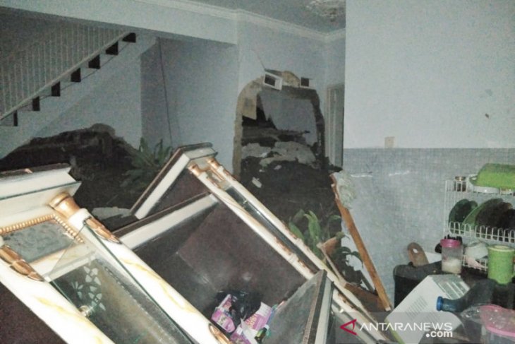 Bencana Longsor di Bandung Barat akibatkan 10 rumah rusak
