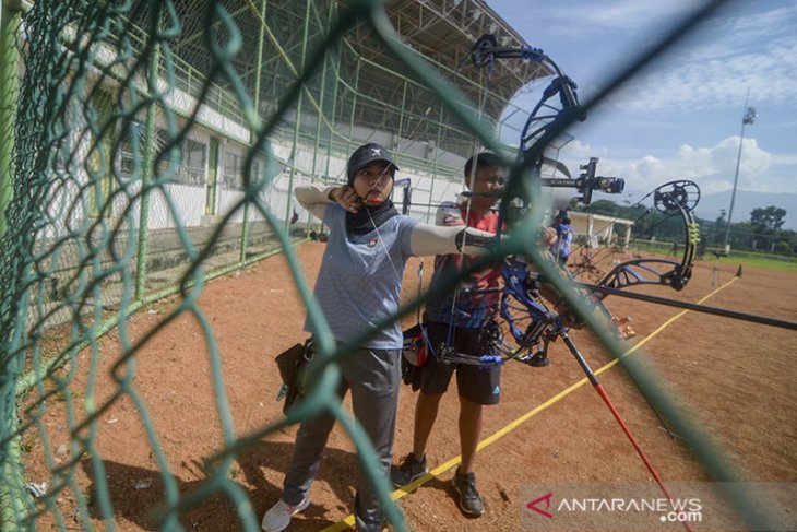 Persiapan atlet Panahan Jabar untuk PON Papua 